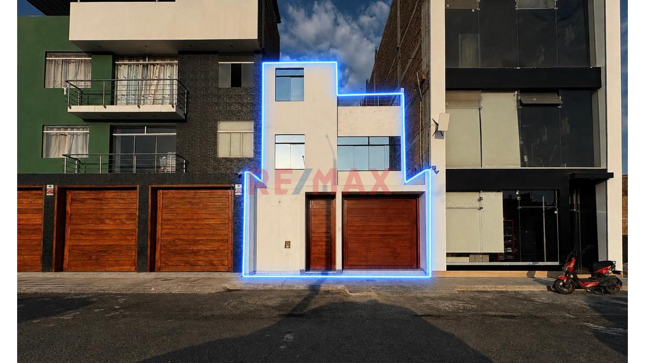 Casa Multifamiliar En Venta - Urb Atos Del Valle Centenario - 1