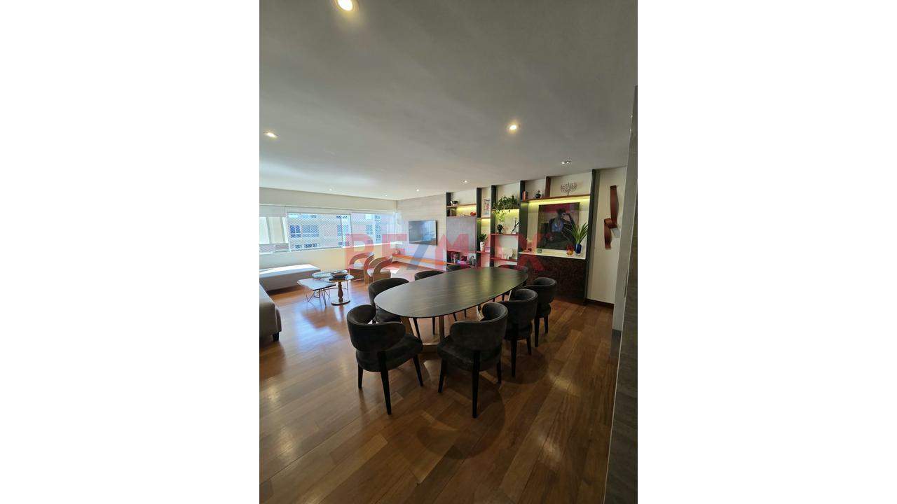 Hermoso Departamento De 4 Dorm, Remodelado Y Con Vista Lateral Al Golf De San Isidro. — foto 2