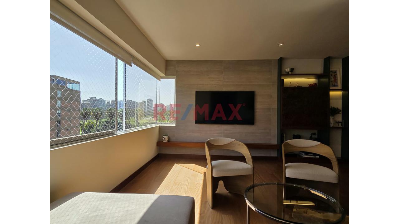Hermoso Departamento De 4 Dorm, Remodelado Y Con Vista Lateral Al Golf De San Isidro. — foto 7