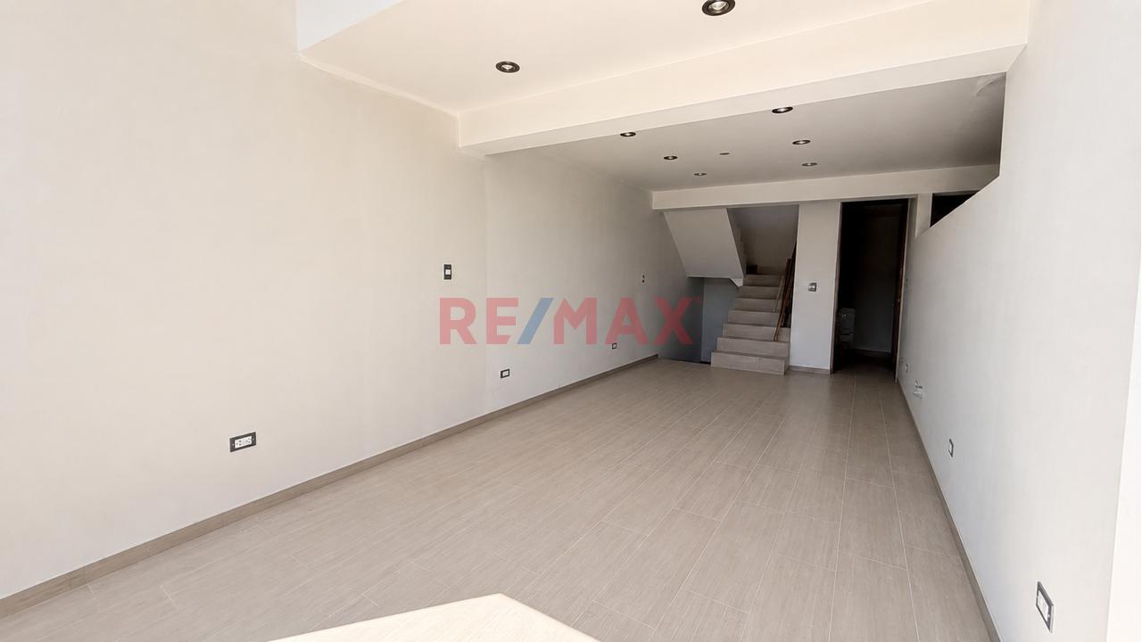 🏢 Alquiler De Local Comercial En Urb. Magisterial – Umacollo - 4