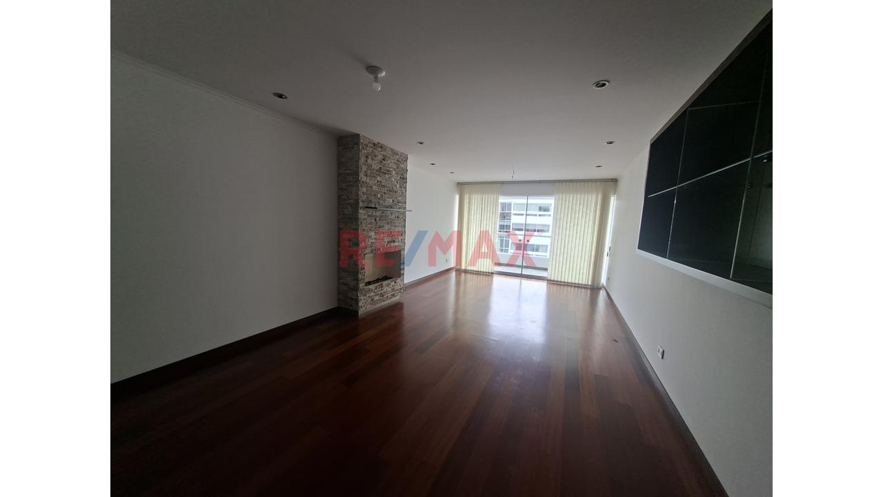 Lindo Departamento En La Tradicional Av Dos De Mayo, Con Muy Buena Distribucion Y Areas Comunes. — foto 7