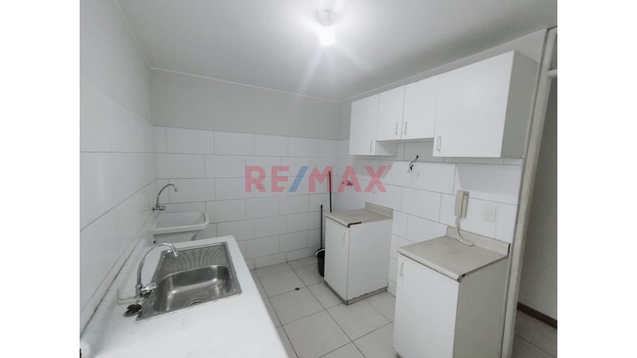 Alquilo Amplio Departamento . 3 Dormitorios ,4To Piso– Chorrillos! 🏡 - 5