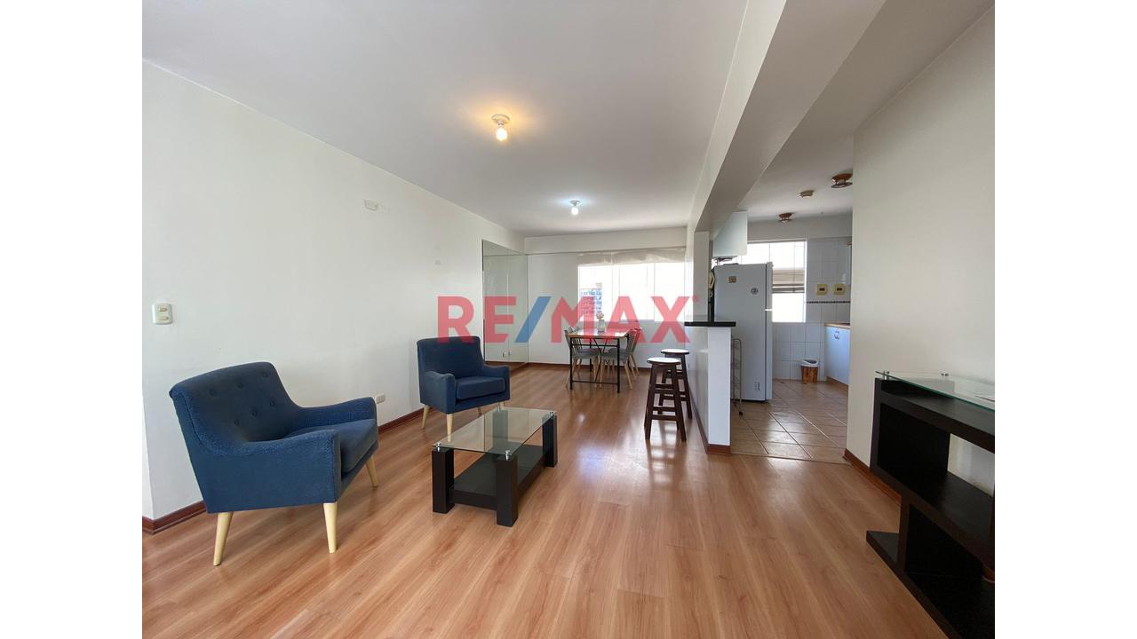 Lindo Departamento Semiamoblado A Tres Cuadras Del Malecón En Miraflores