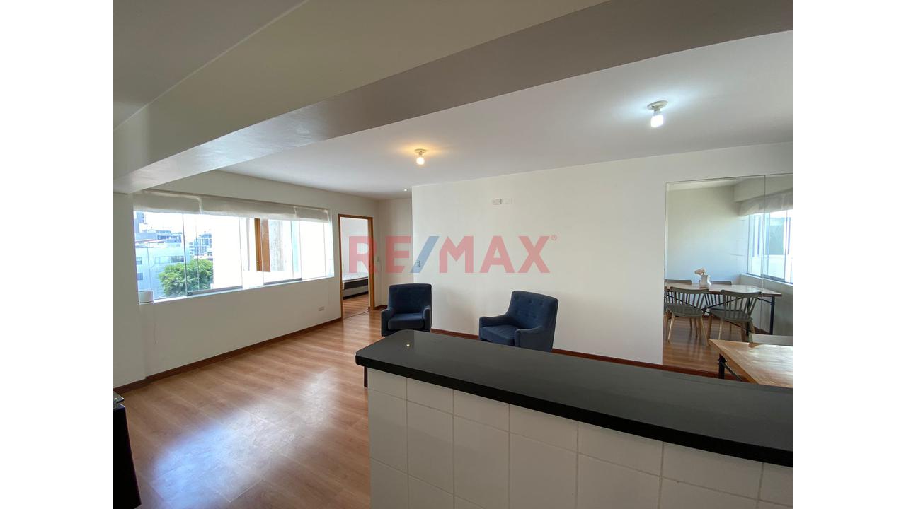 Lindo Departamento Semiamoblado A Tres Cuadras Del Malecón En Miraflores — foto 4
