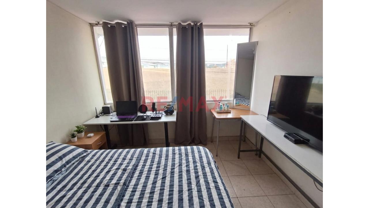 Vendo Amplia Casa Familiar De 160 M² Frente Al Colegio Claretiano. San Miguel - 10