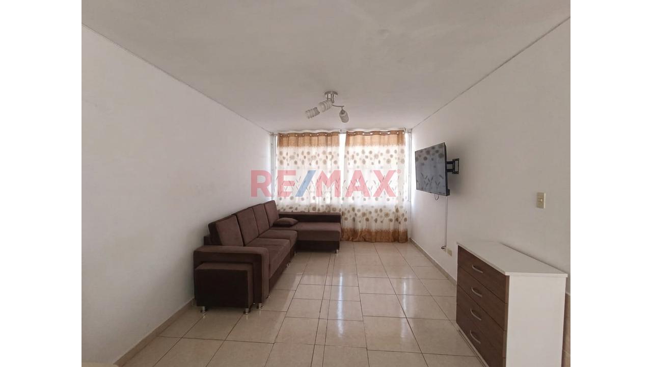 Vendo Amplia Casa Familiar De 160 M² Frente Al Colegio Claretiano. San Miguel - 4