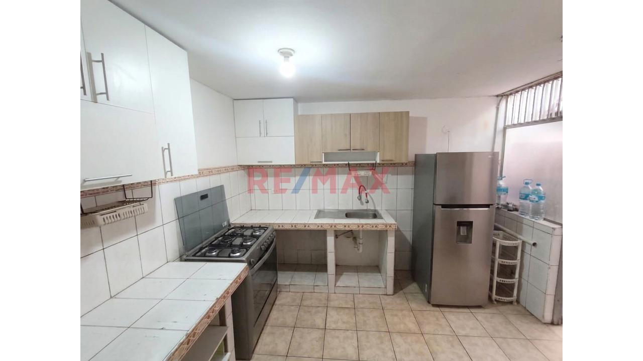 Vendo Amplia Casa Familiar De 160 M² Frente Al Colegio Claretiano. San Miguel - 5