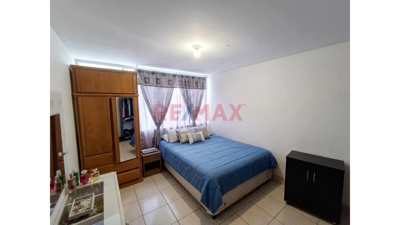 Vendo Amplia Casa Familiar De 160 M² Frente Al Colegio Claretiano. San Miguel - 8