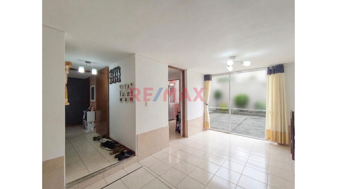 Vendo Amplia Casa Familiar De 160 M² Frente Al Colegio Claretiano. San Miguel - 3