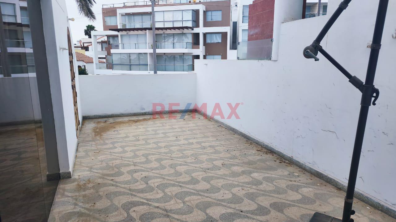 ¡Única Casa En Esquina Frente Al Mar En Santa María Del Mar: Gran Oportunidad Para Proyecto Inmobiliario! - 4