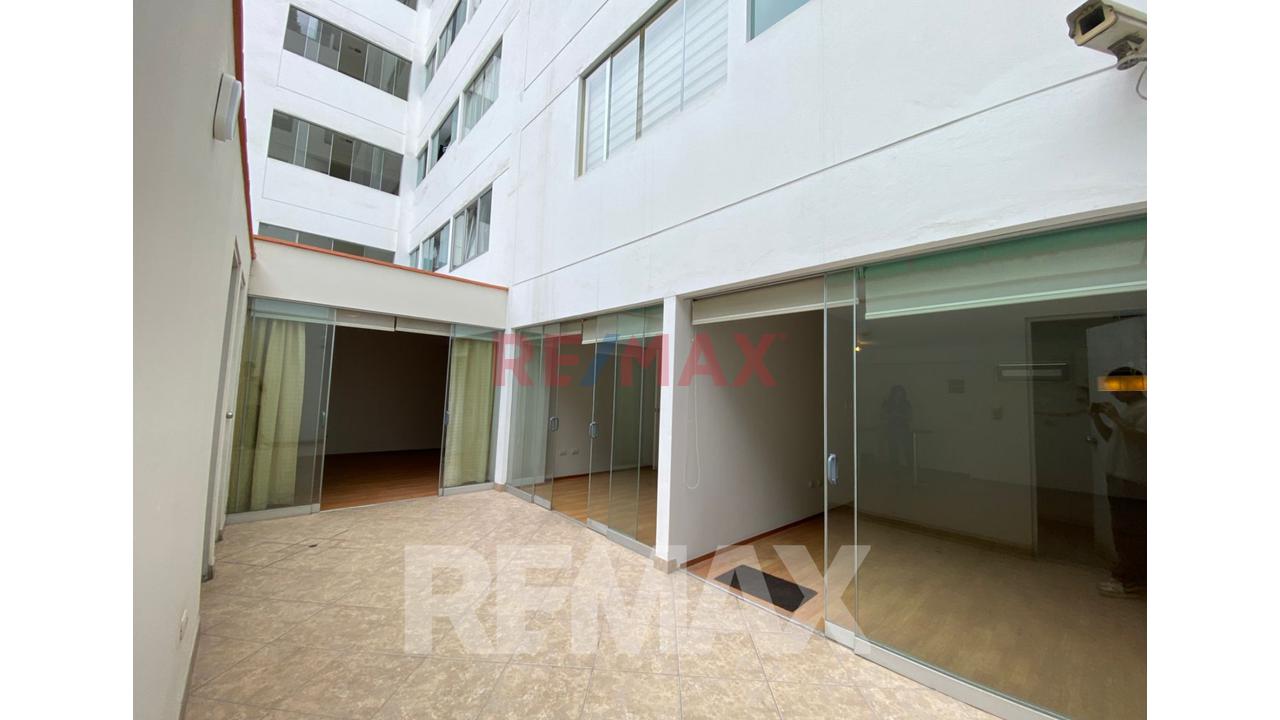 Departamento En Venta En Miraflores – Calle Berlín | Vive O Invierte — foto 13