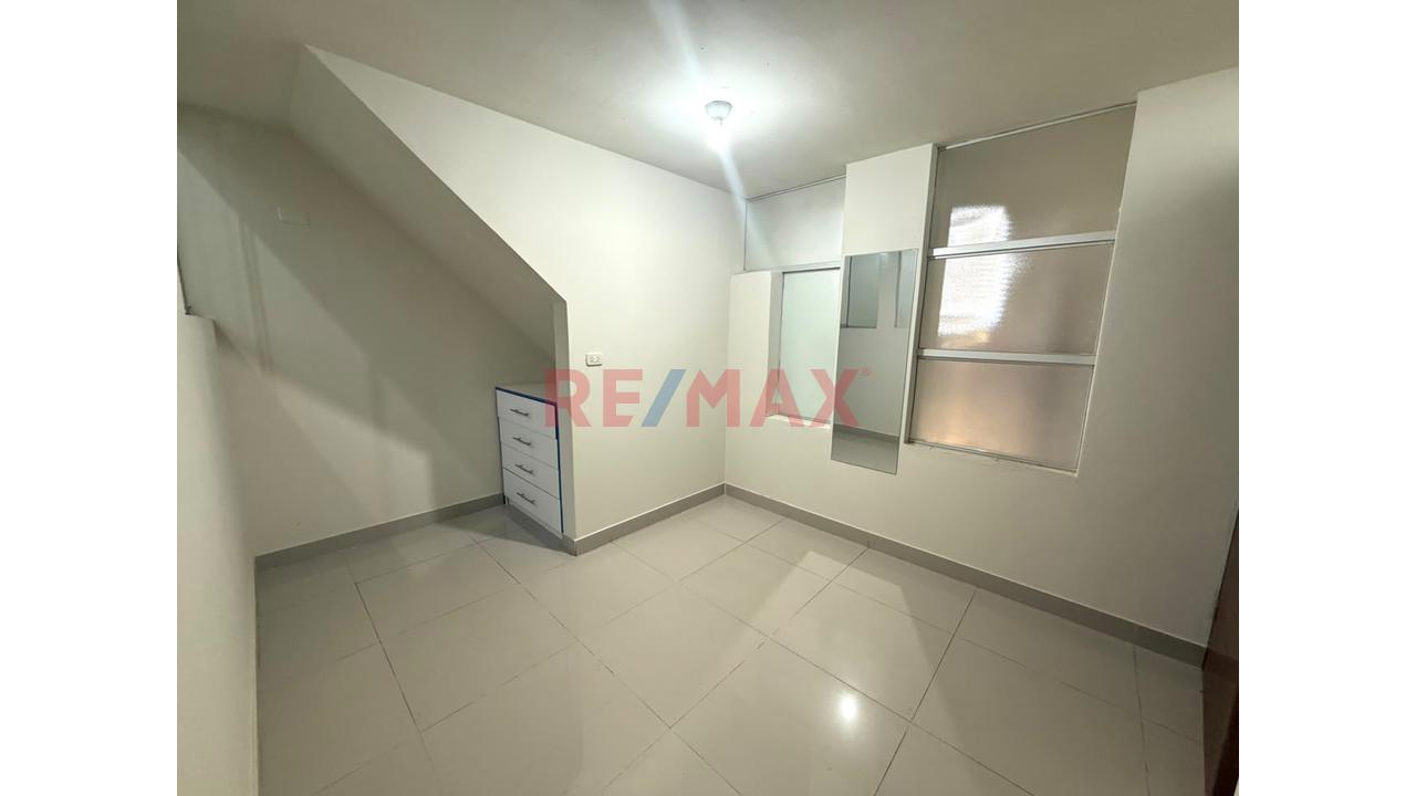 Departamento Duplex En Venta Frente A Parque - Urb La Alameda — foto 5