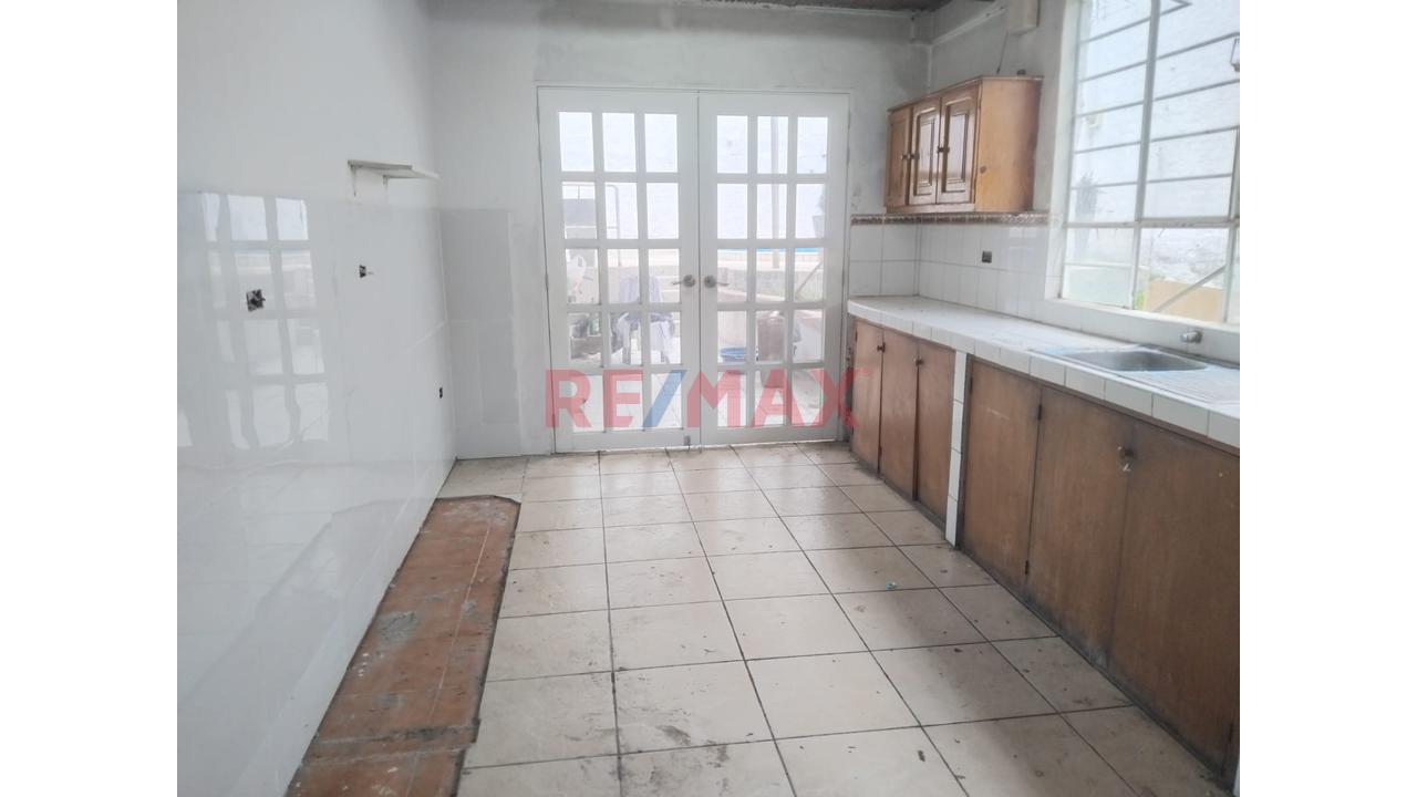 Vendo Amplia Casa En Lurin, Altura Del Km 40 🏡✨ - 3