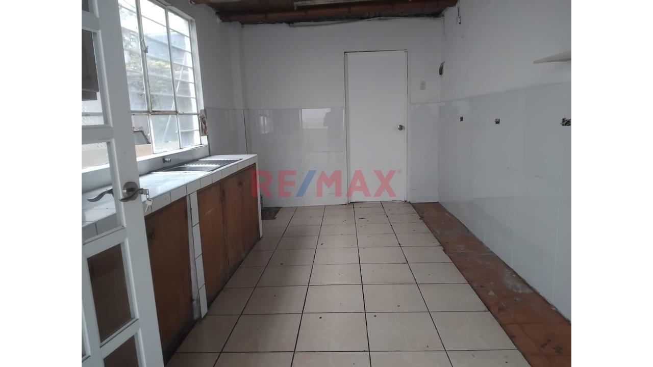 Vendo Amplia Casa En Lurin, Altura Del Km 40 🏡✨ - 4