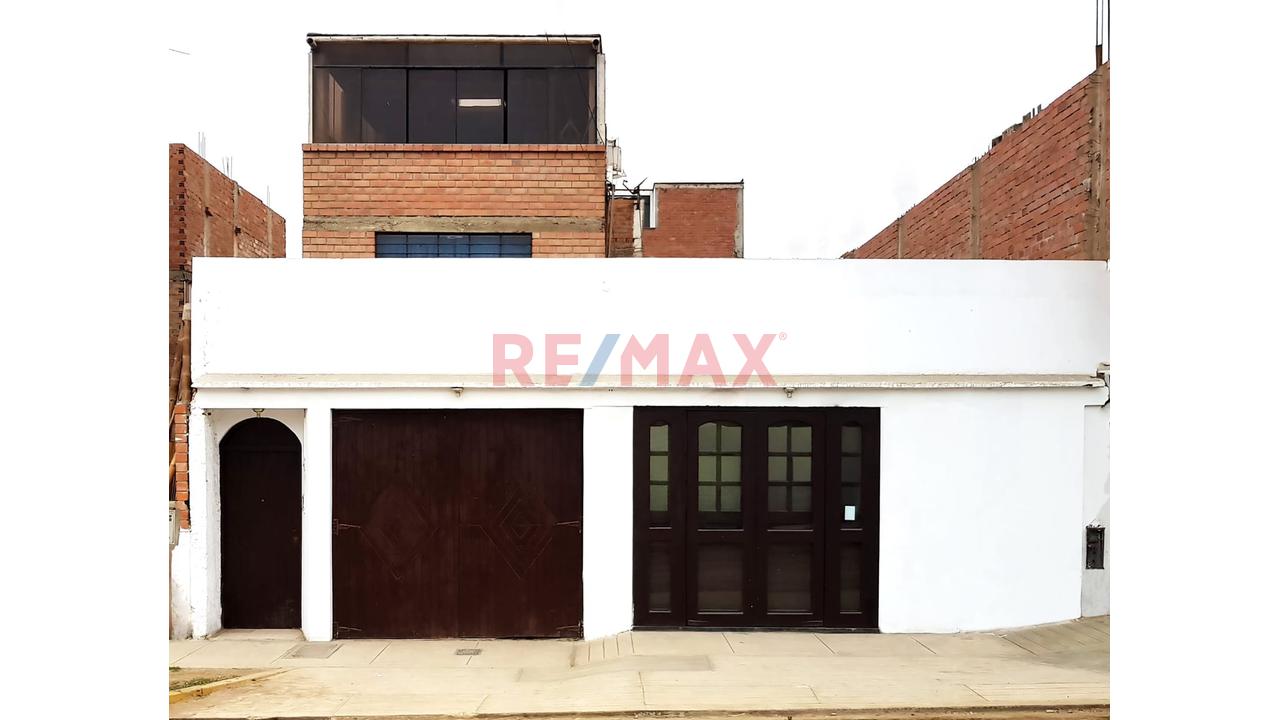 Vendo Amplia Casa En Lurin, Altura Del Km 40 🏡✨ - 1