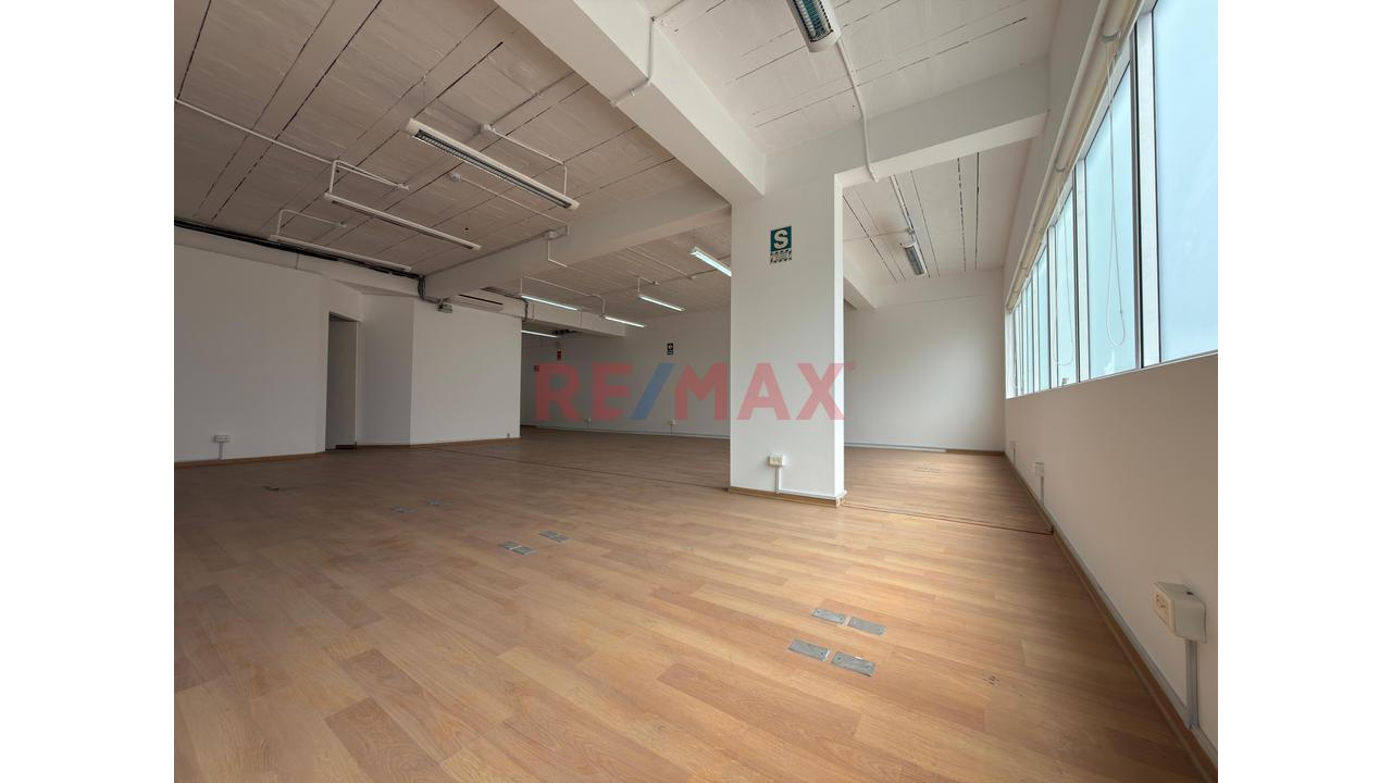 Vendo Oficina Implementada De 136 M² En Río Business Center: Con 2 Estacionamientos — foto 9