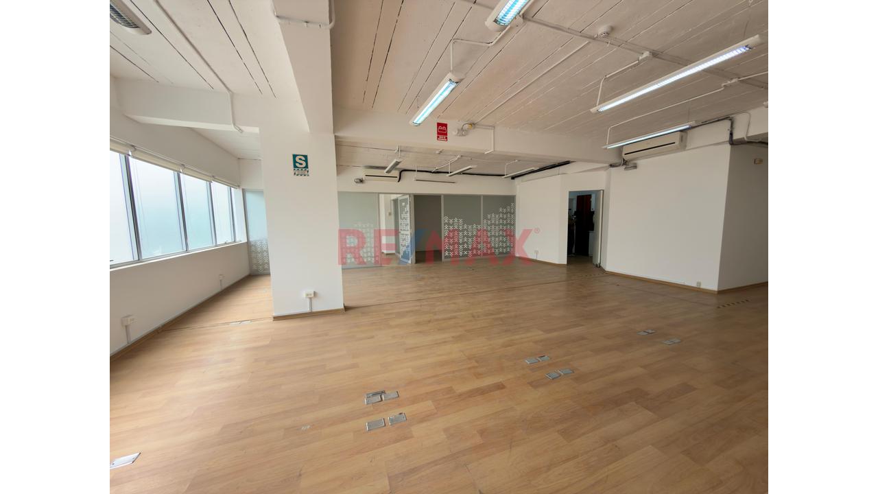 Vendo Oficina Implementada De 136 M² En Río Business Center: Con 2 Estacionamientos — foto 7