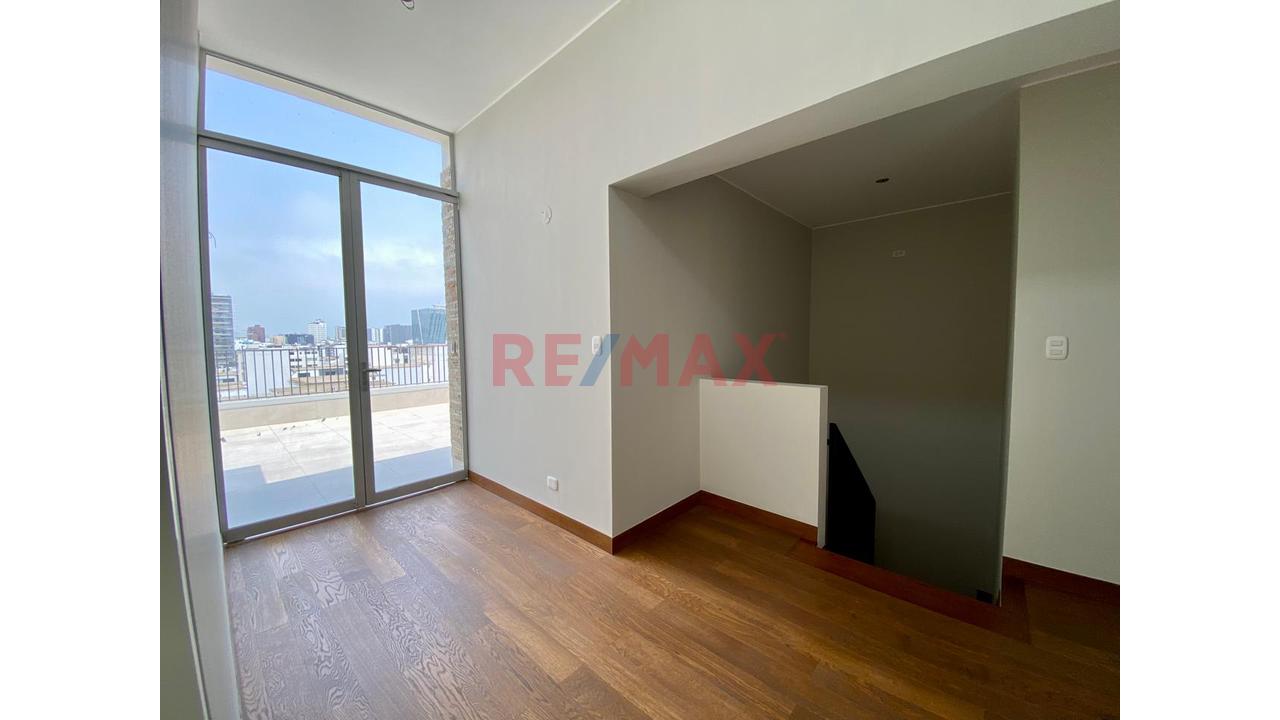 Exclusivo Dúplex Con Espectacular Vista A La Huaca Pucllana - Miraflores — foto 9