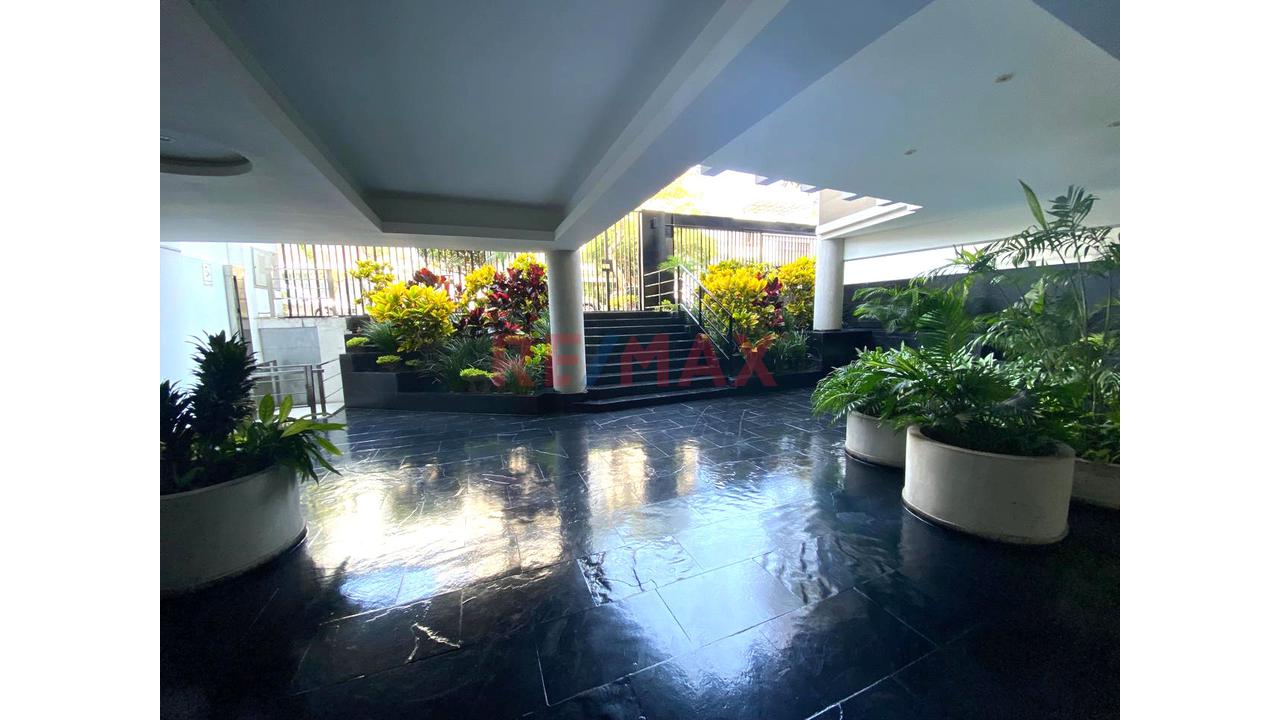 Exclusivo Dúplex Con Espectacular Vista A La Huaca Pucllana - Miraflores — foto 2
