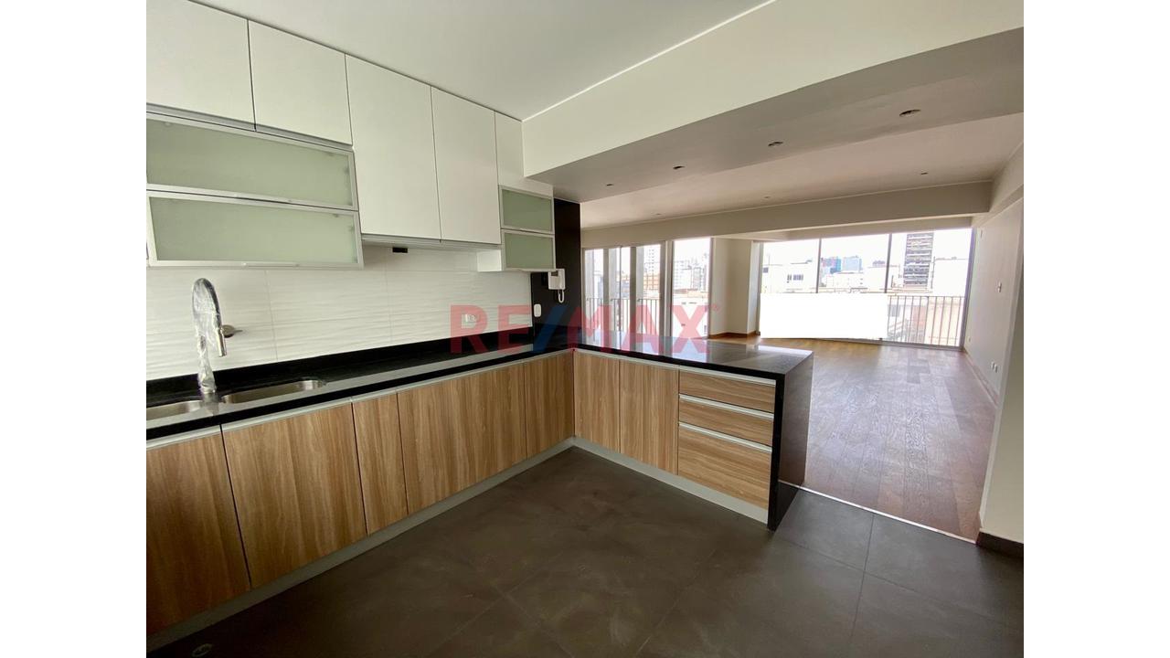 Exclusivo Dúplex Con Espectacular Vista A La Huaca Pucllana - Miraflores — foto 6