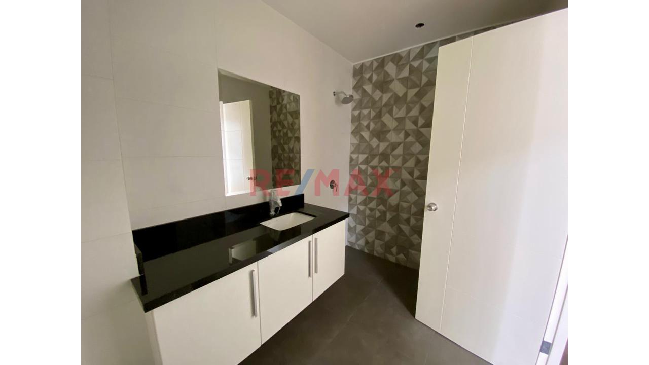 Exclusivo Dúplex Con Espectacular Vista A La Huaca Pucllana - Miraflores — foto 15