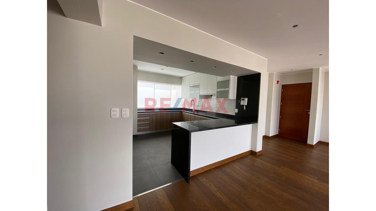 Exclusivo Dúplex Con Espectacular Vista A La Huaca Pucllana - Miraflores — foto 4
