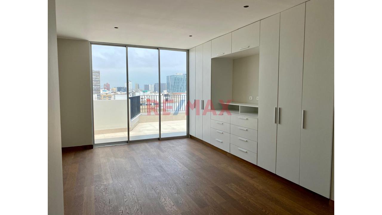 Exclusivo Dúplex Con Espectacular Vista A La Huaca Pucllana - Miraflores — foto 13