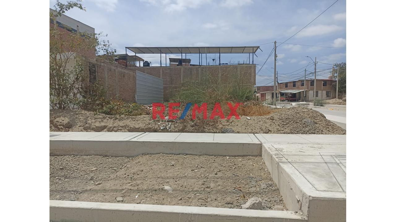 Venta De Terreno En Urbanizacion Los Educadores