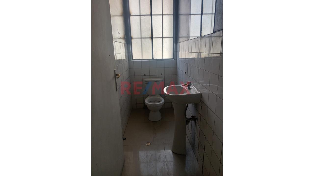 🔥 ¡Local Comercial En Alquiler – Ubicación Estratégica! 🔥 - 4