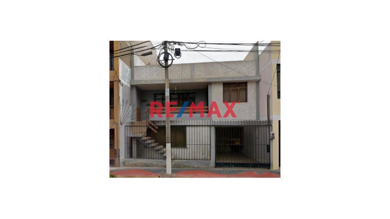 Amplia Propiedad En Venta – Excelente Ubicación En Urbanización Ilo - 1