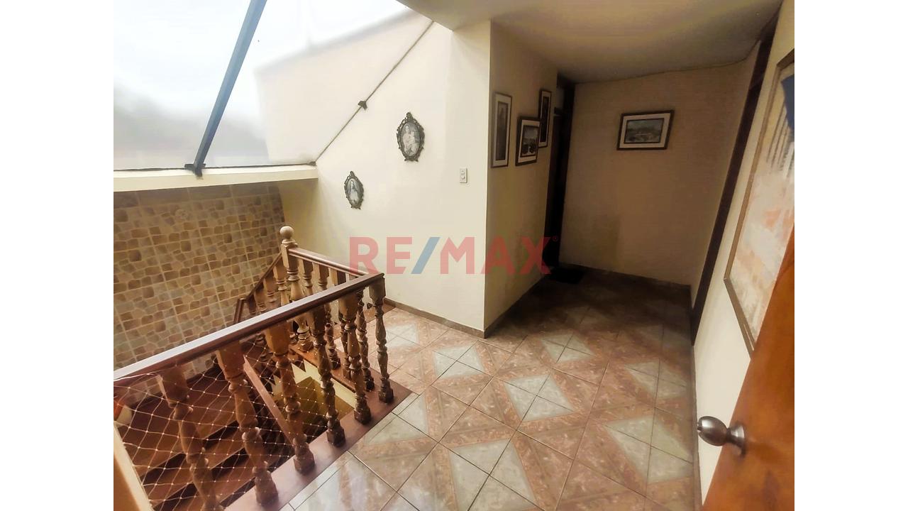 Hermosa Casa De 3 Pisos En Venta Cerca A Parque - Urb. Santa Leonor, Chorrillos — foto 9