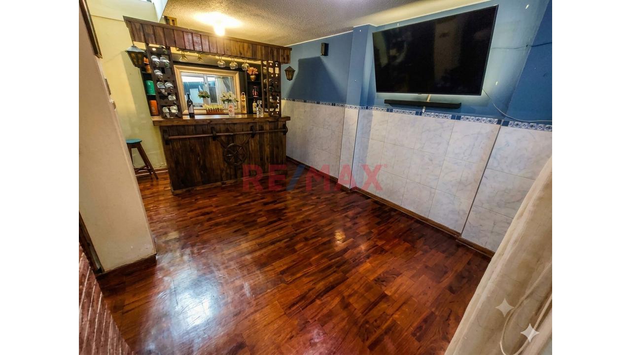Hermosa Casa De 3 Pisos En Venta Cerca A Parque - Urb. Santa Leonor, Chorrillos — foto 6