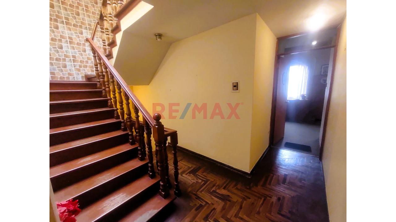 Hermosa Casa De 3 Pisos En Venta Cerca A Parque - Urb. Santa Leonor, Chorrillos — foto 14