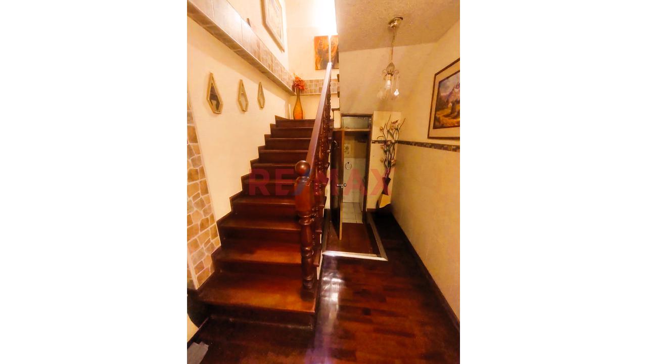 Hermosa Casa De 3 Pisos En Venta Cerca A Parque - Urb. Santa Leonor, Chorrillos — foto 7