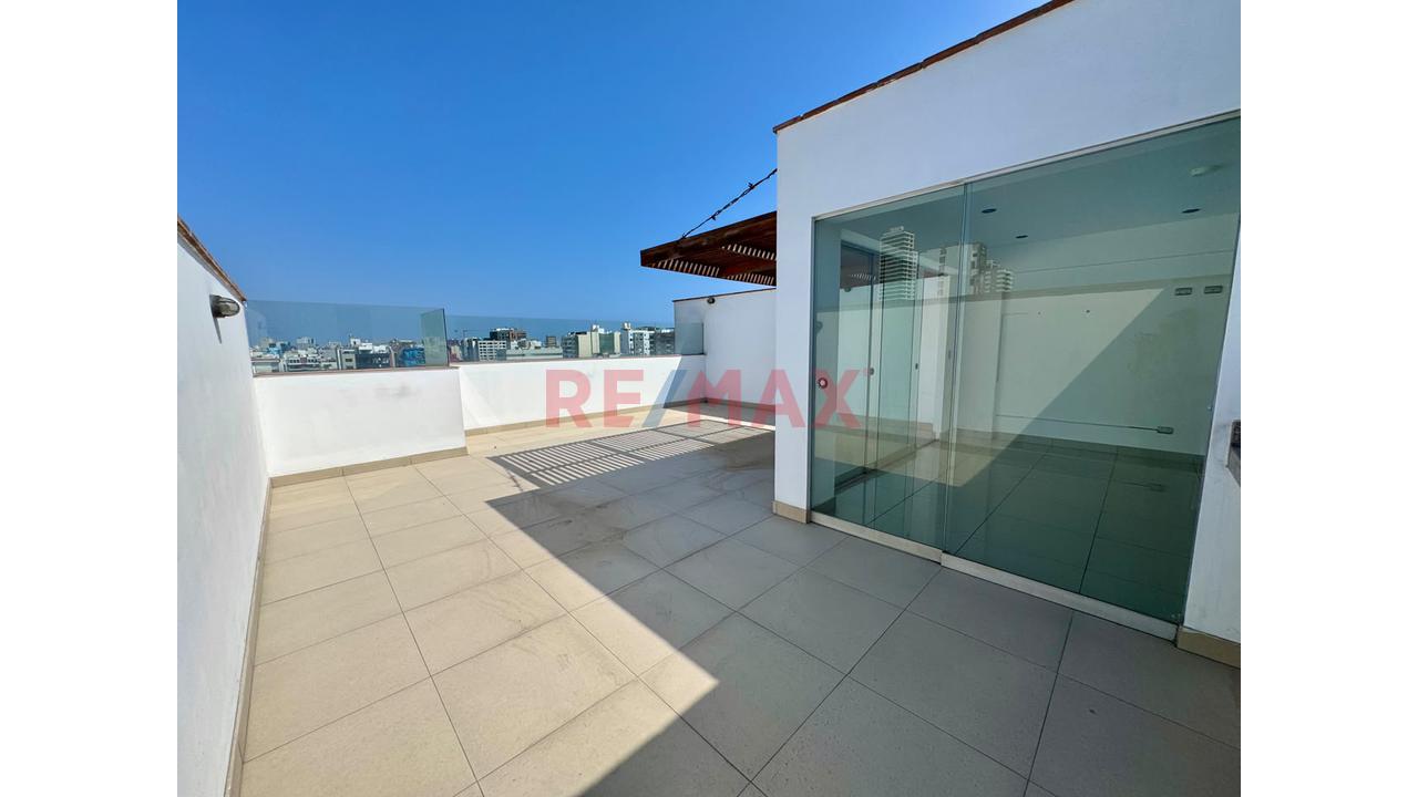 Alquilo Departamento Duplex Con Cochera En Miraflores - 13