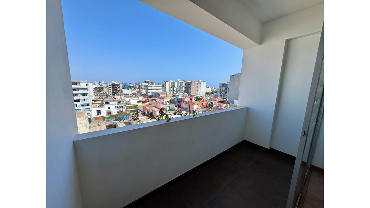 Alquilo Departamento Duplex Con Cochera En Miraflores - 4