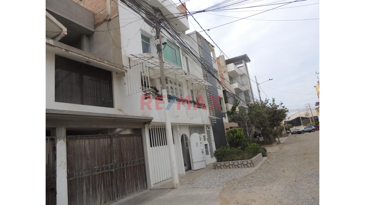 Departamento Amoblado En Alquiler En Tercer Piso En Urbanización Santa Elena Calle Venus - Chiclayo Frente Al Estadio Elías Aguirre