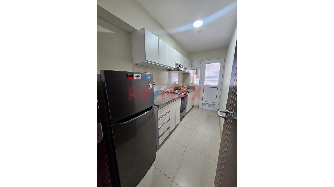 Vendo Departamento En Piso 13: Vista Panorámica, Cochera Y A Pasos Del Real Plaza Salaverry — foto 2