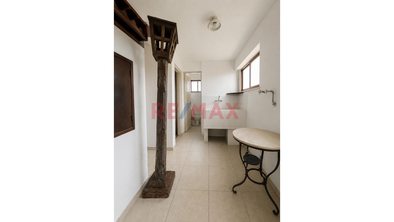 Departamento En Venta San Isidro - Frente Embajada De Chile / 2 Depas En 1 — foto 9