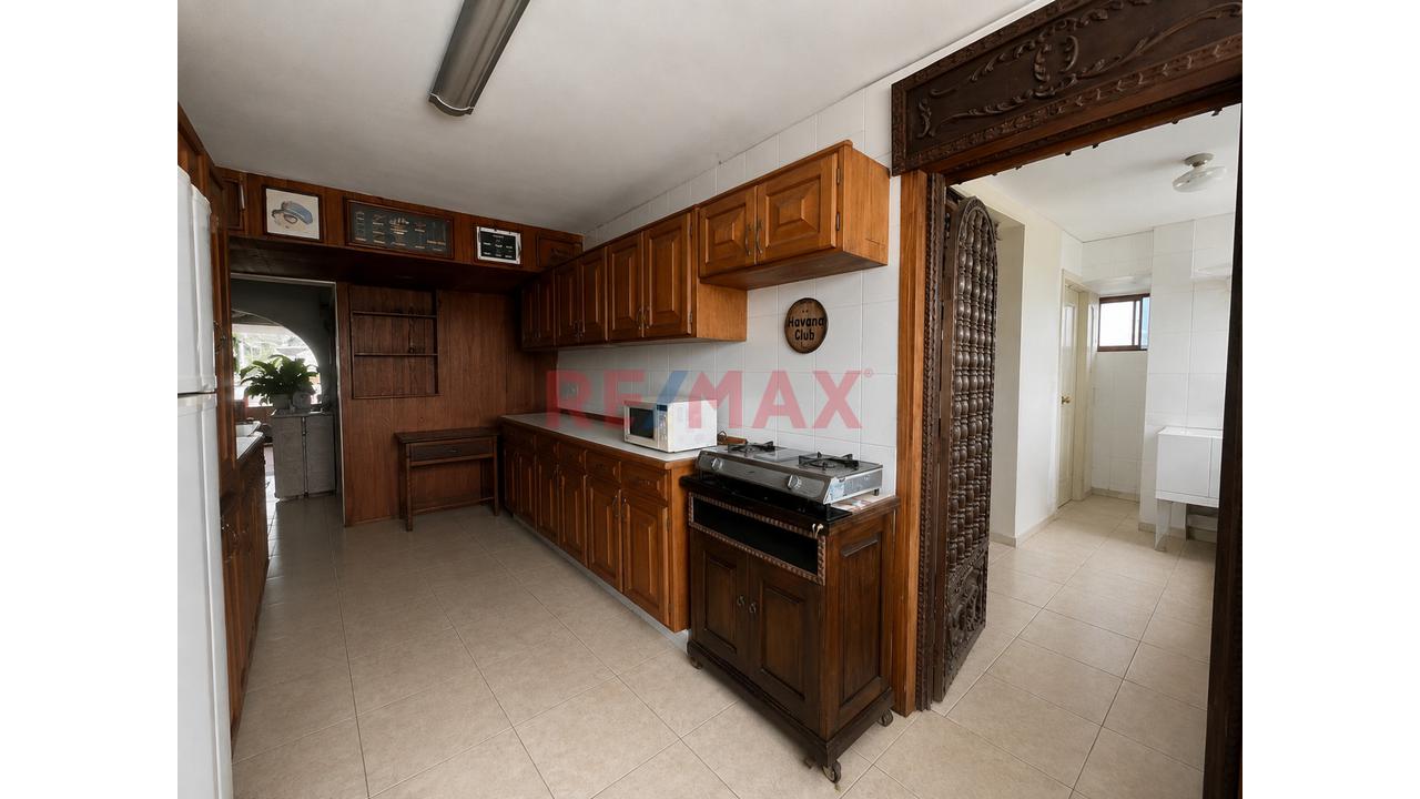 Departamento En Venta San Isidro - Frente Embajada De Chile / 2 Depas En 1 — foto 8