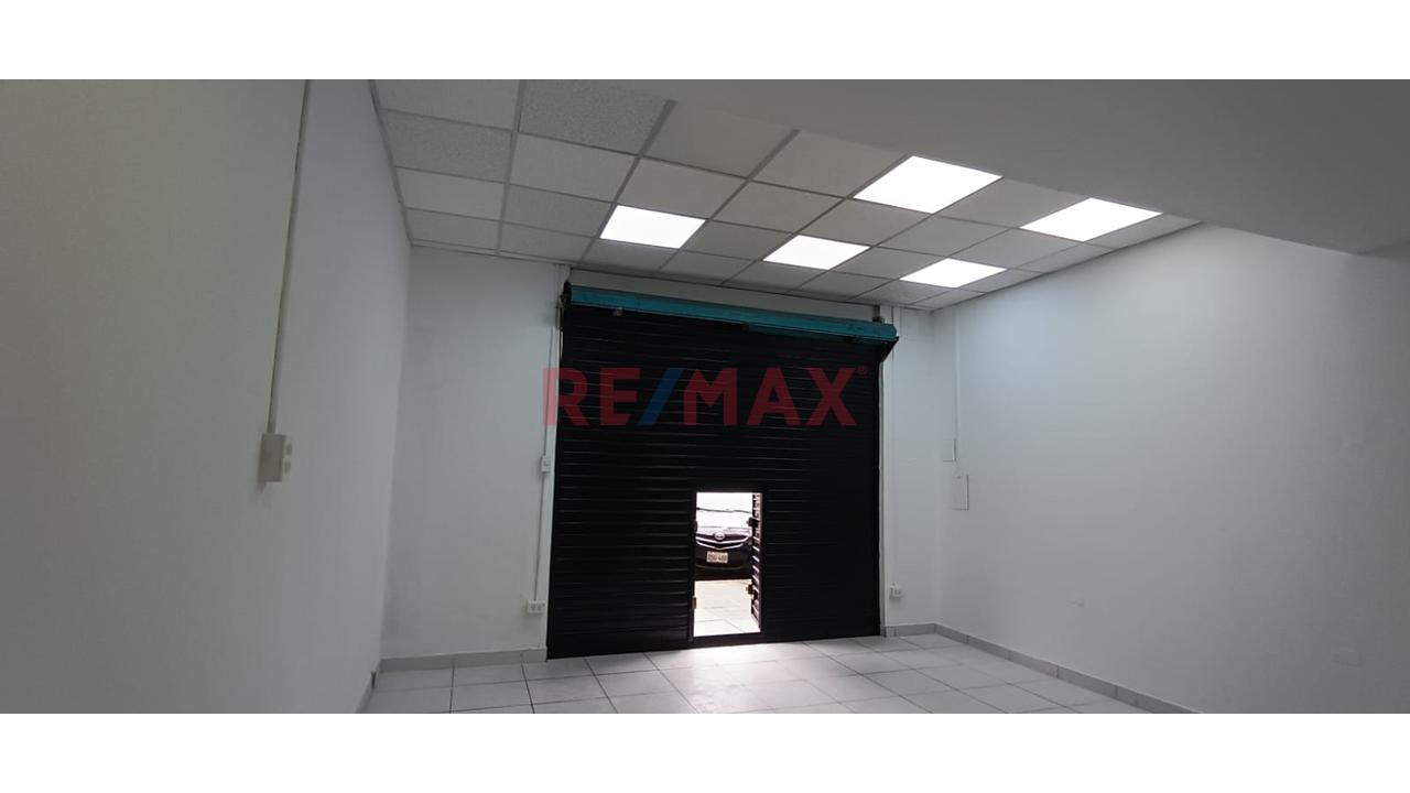 Alquiler De Local Comercial En El Callao De 38 M2, En Toda La Av. Saenz Peña Al Costado Del Mercado Central — foto 13