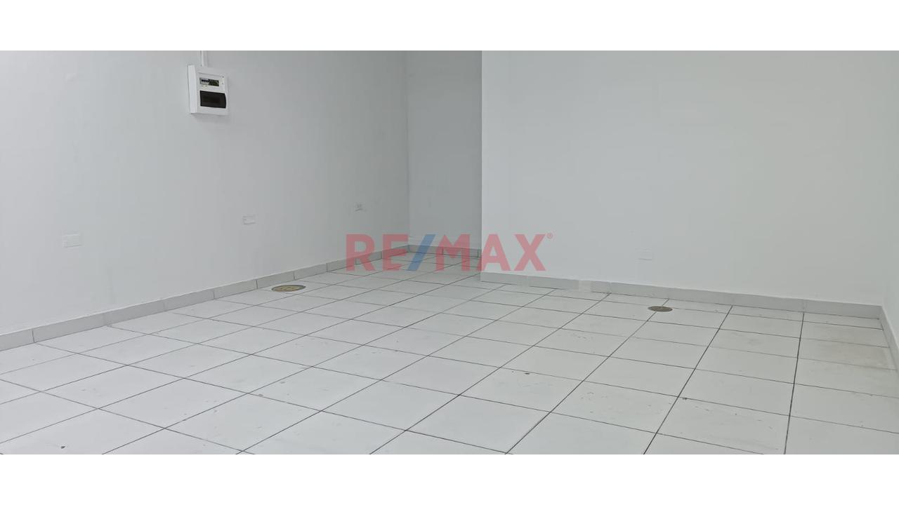 Alquiler De Local Comercial En El Callao De 38 M2, En Toda La Av. Saenz Peña Al Costado Del Mercado Central — foto 9