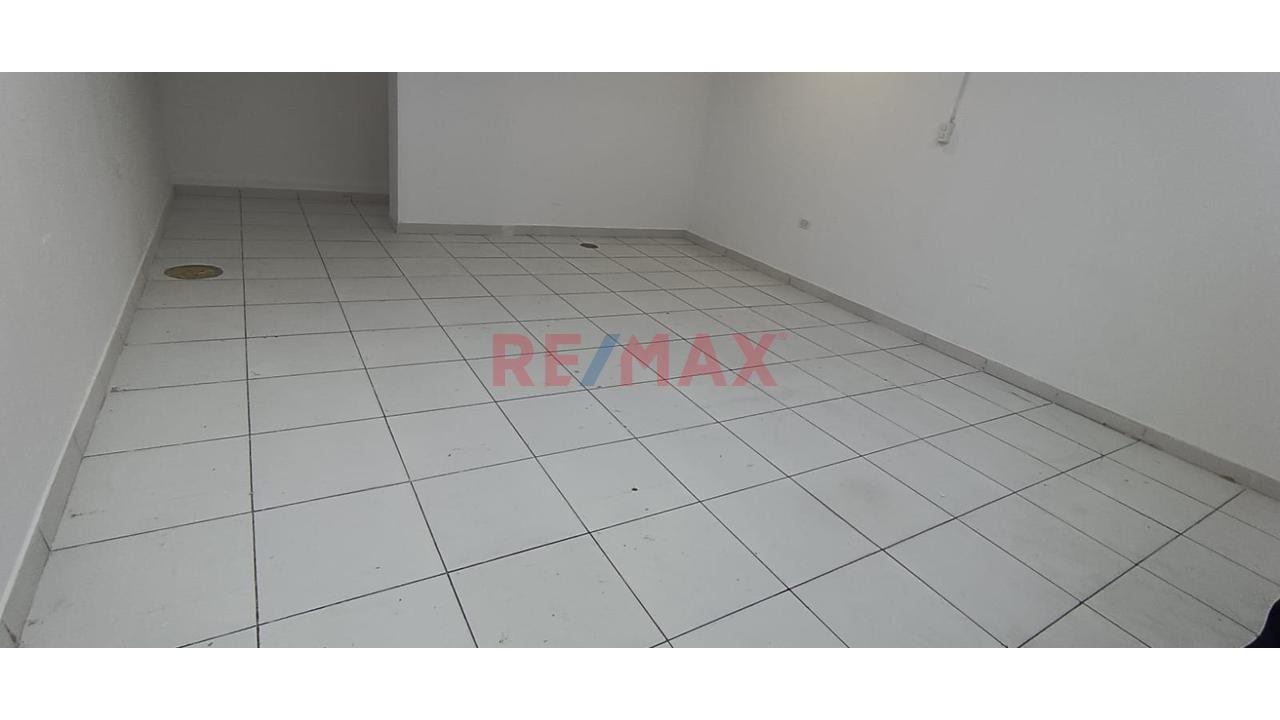 Alquiler De Local Comercial En El Callao De 38 M2, En Toda La Av. Saenz Peña Al Costado Del Mercado Central — foto 14