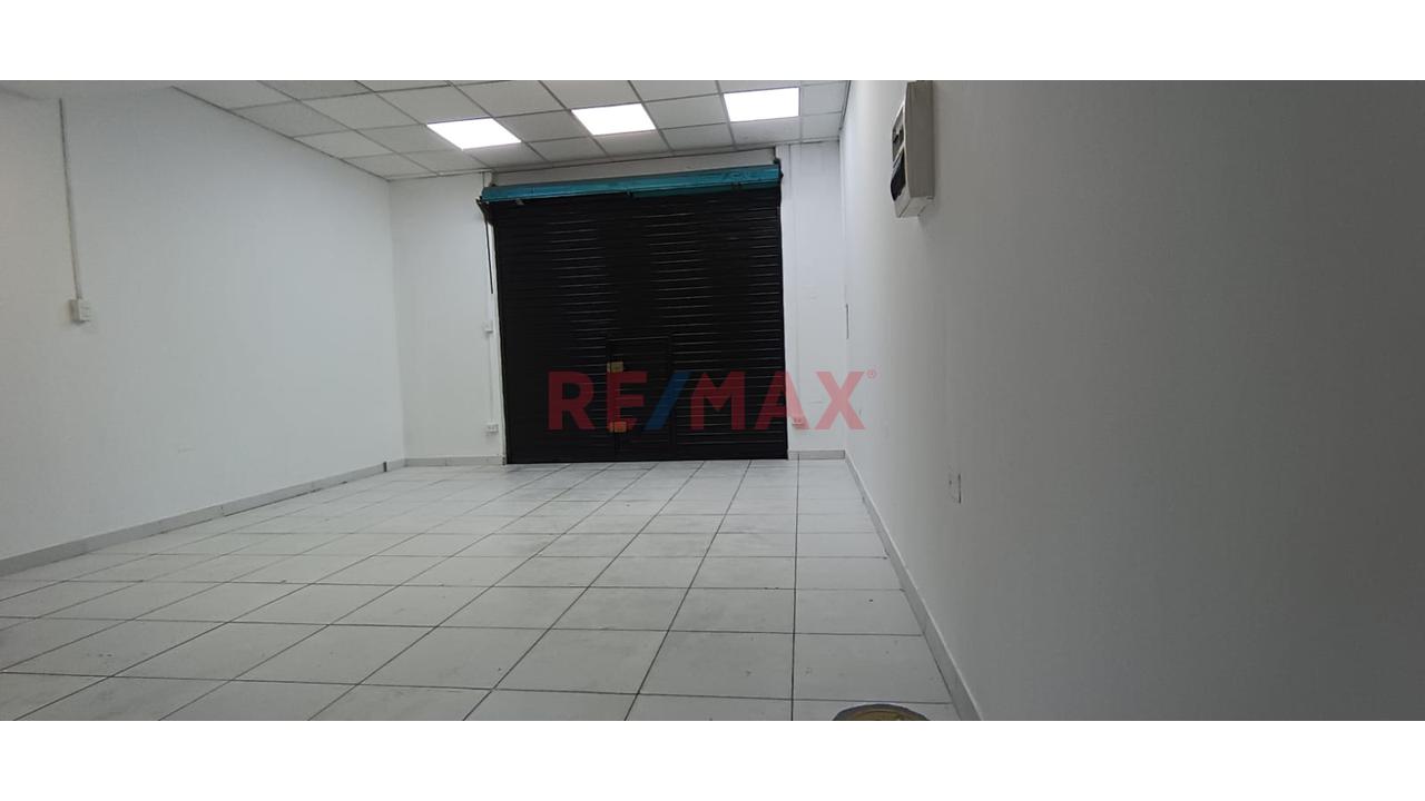 Alquiler De Local Comercial En El Callao De 38 M2, En Toda La Av. Saenz Peña Al Costado Del Mercado Central — foto 10