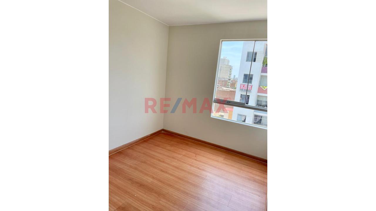 Alquiler De Departamento Con Amplia Terraza Y Cochera – Pueblo Libre — foto 11