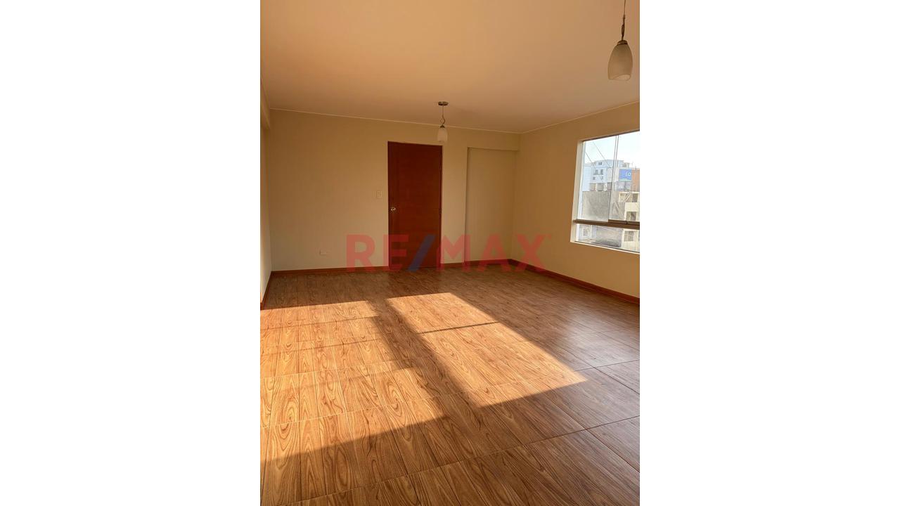 Alquiler De Departamento Con Amplia Terraza Y Cochera – Pueblo Libre — foto 2