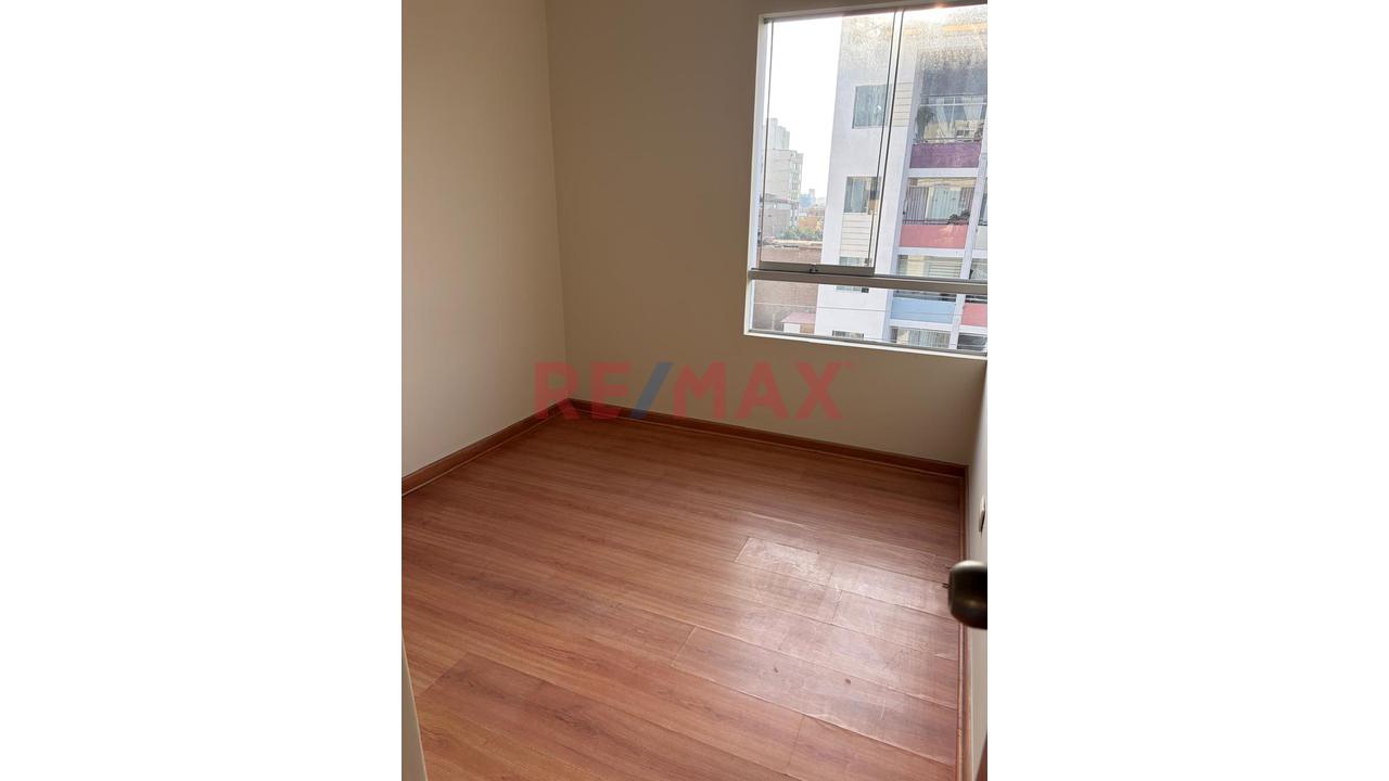 Alquiler De Departamento Con Amplia Terraza Y Cochera – Pueblo Libre — foto 3