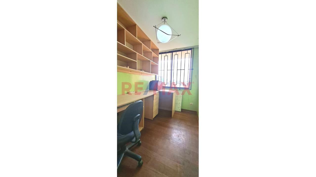 ¡Exclusivo Y Listo Para Mudarse! Departamento De 3 Dor. + Estudio + Cochera Techada En Condominio Con Jardines En Surco — foto 11
