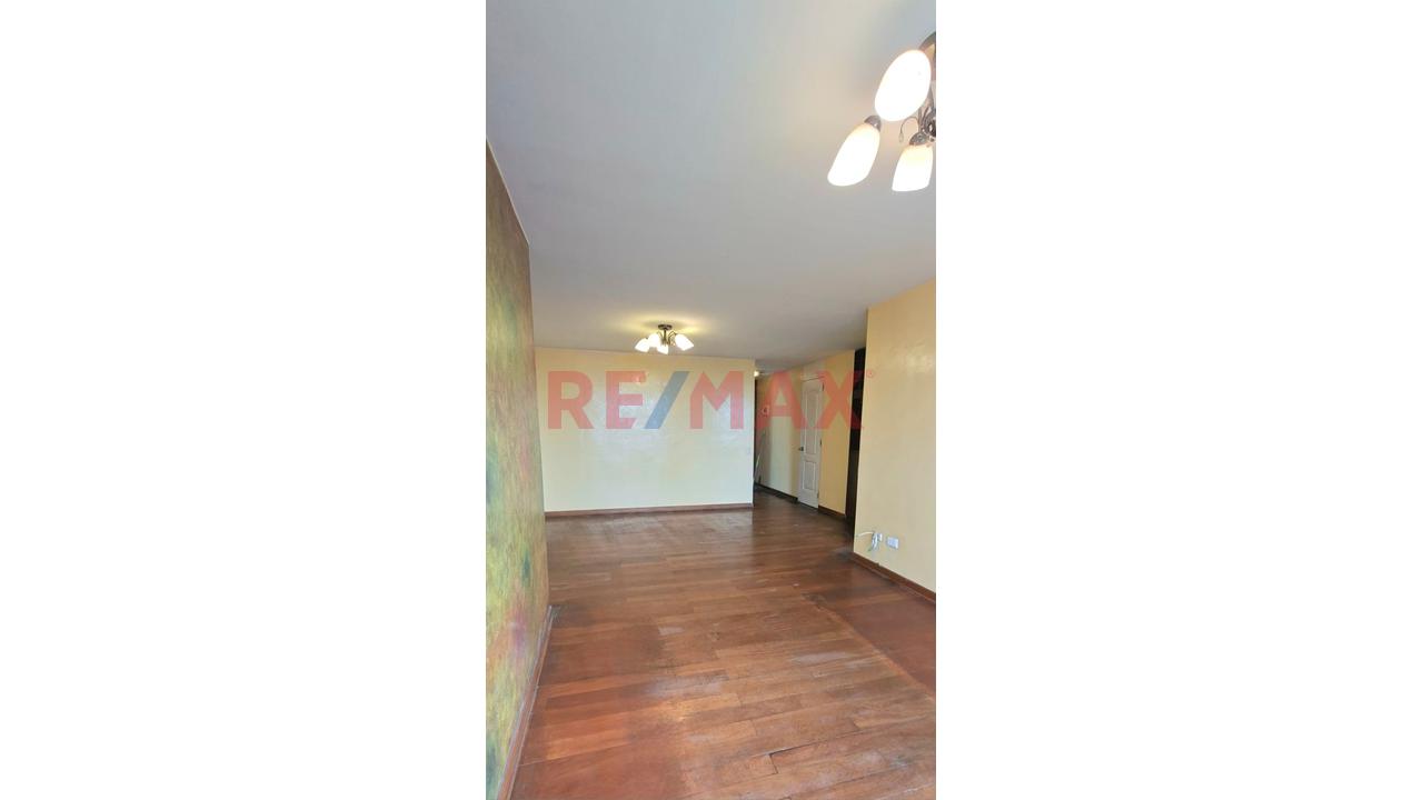 ¡Exclusivo Y Listo Para Mudarse! Departamento De 3 Dor. + Estudio + Cochera Techada En Condominio Con Jardines En Surco — foto 3
