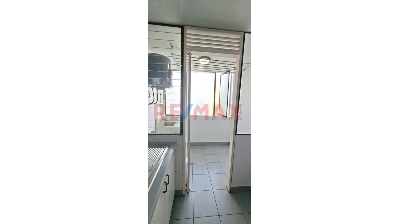 ¡Exclusivo Y Listo Para Mudarse! Departamento De 3 Dor. + Estudio + Cochera Techada En Condominio Con Jardines En Surco — foto 15